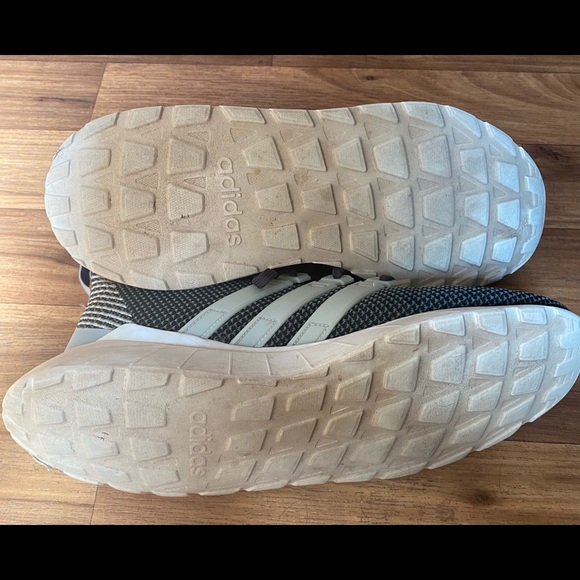 Adidas men’s memory foam running shoes - Picture 5 of 9